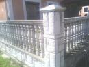 Reljefne fasadne plocice sive i bele ,stubici za ograde