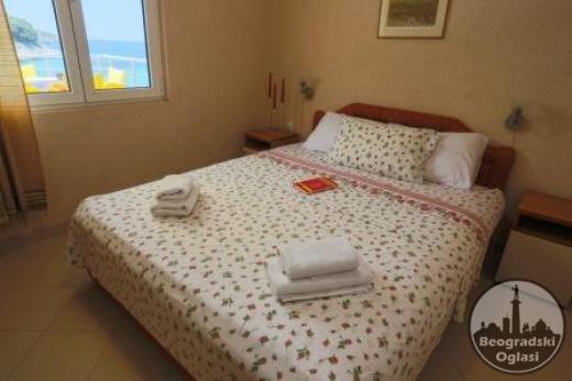 Apartman `Breeze` Beachfront Villa