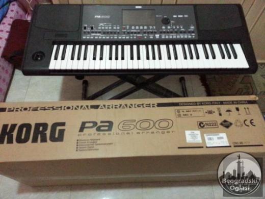 Korg PA600 Professional 61-Key Arranger