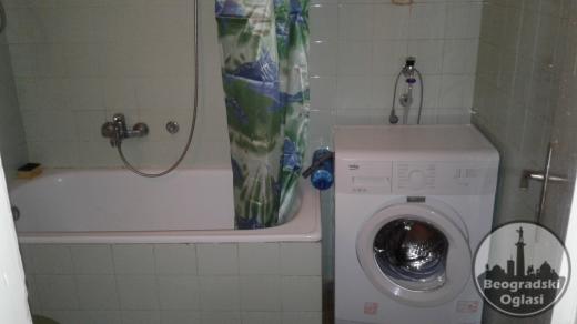 Izdajem jednosoban stan