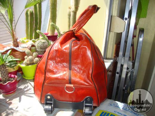 Za ljubitelje egzotike i vrhunskog kvaliteta putna torba  od KAMILJE KOŽE – poreklo TUNIS