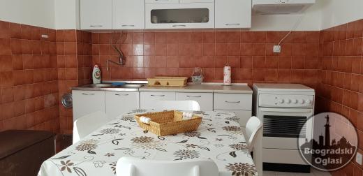 Izdajem apartman (Baošići, Herceg Novi)