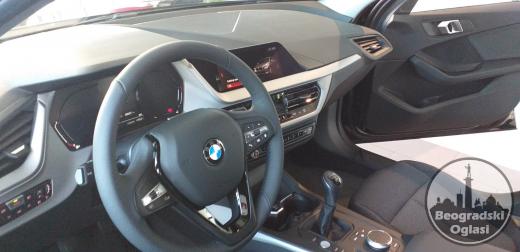 BMW nov iz salona
