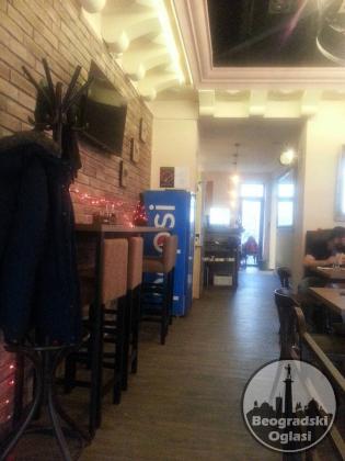 Caffe pizzeria u radu