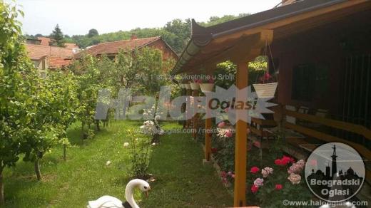 Prodajem   2  kuce u Smederevu -kao jednu celinu ili dve odvojene