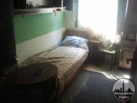 Kosutnjak namesten 32 m2 osobi na duže