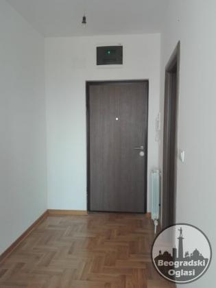 Stan u Mirijevu 37m2 za veći uz doplatu na Zvezdari