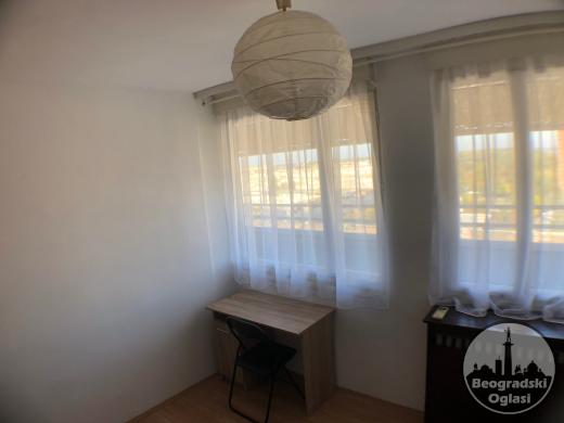 Renoviran stan, Novi Beograd, Blok 21, 45kvm plus velika terasa