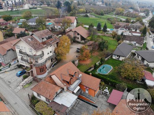Stambeno poslovni objekat u Sremskoj Kamenici