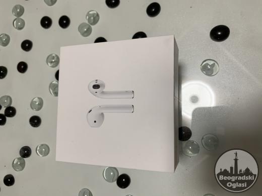 Apple AirPods 2 nove