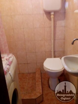Izdajem nameštenu garsonjeru na Zvezdari