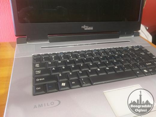 Lap top Fujitsu siemens Amilo l1310g za delove