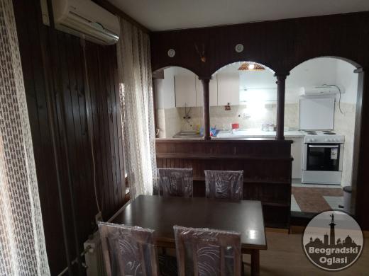 IZDAJEM STAN U KALUDJERICI 60M2 PLUS TERASA 30M2