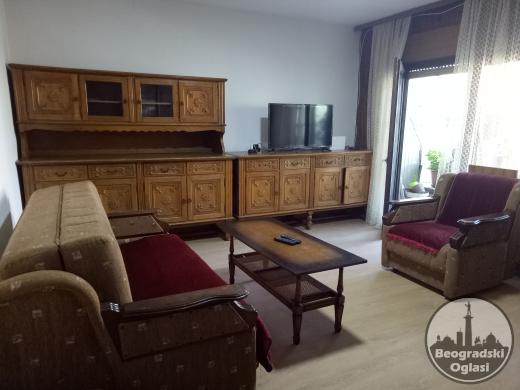 IZDAJEM STAN U KALUDJERICI 60M2 PLUS TERASA 30M2