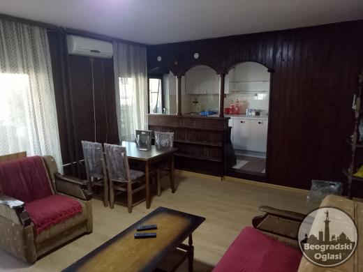 IZDAJEM STAN U KALUDJERICI 60M2 PLUS TERASA 30M2