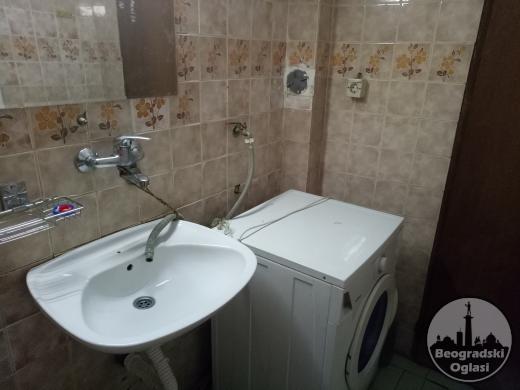 IZDAJEM STAN U KALUDJERICI 60M2 PLUS TERASA 30M2