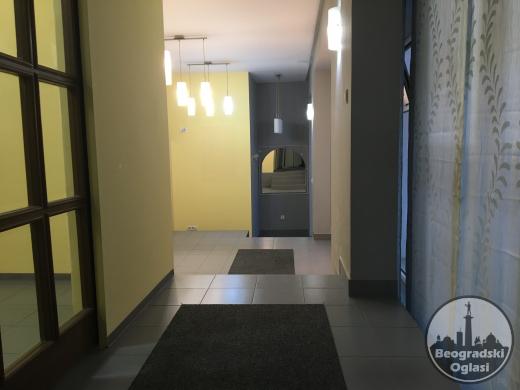 Lokal Vuokv spomenik, LUX