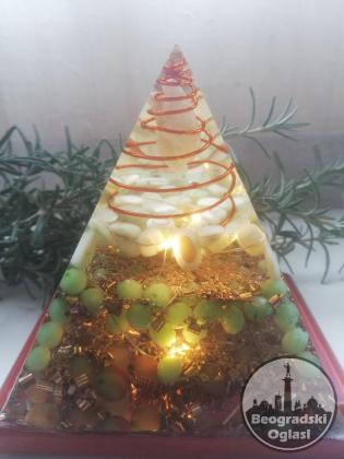 OEGONIT svetleca piramida