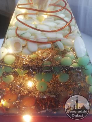 OEGONIT svetleca piramida