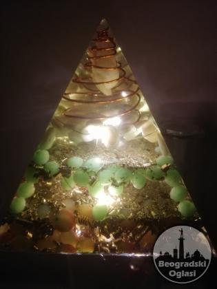 OEGONIT svetleca piramida