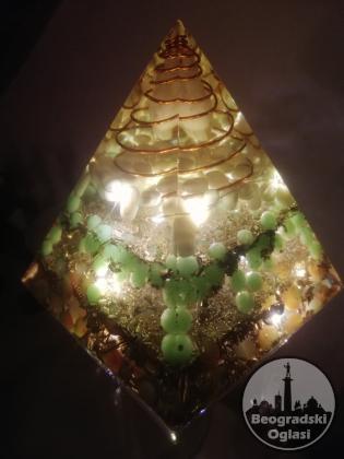 OEGONIT svetleca piramida