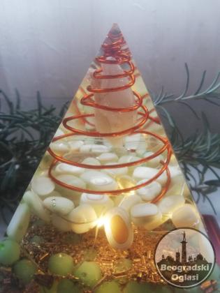 OEGONIT svetleca piramida