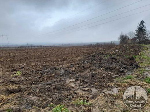 Prodajem zemljište u vikend naselju u Mandjelosu na obroncima Fruške gore