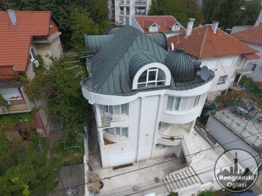 Kuca 700m2, Izvorska