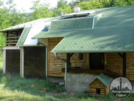 Prodajem planinsku kuću u Sisevcu, kod Ćuprije