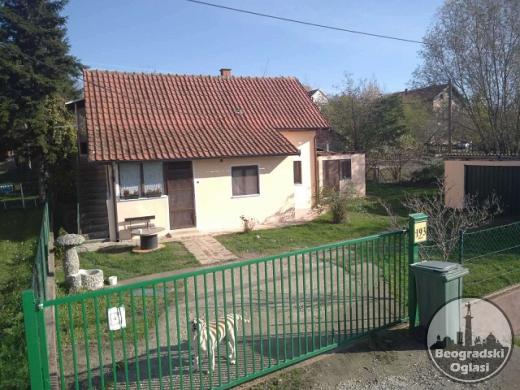 Prodajem opremljenu kucu Obrenovac-Baric