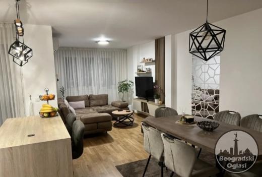 Trosoban DELUX stan sa garazom-Novi Sad