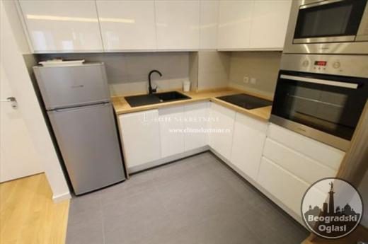 Izdavanje stanova West 65-Dvosoban lux stan, garaza