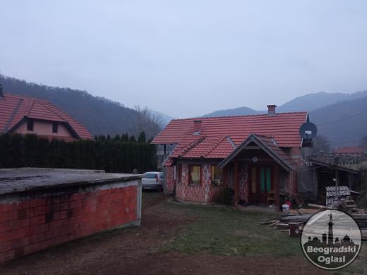 Prodajem vikendicu na Drini