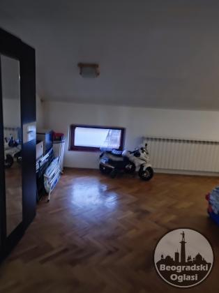 Deo kuce na prodaju