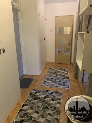 Izdajem stan u centru Beograda