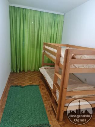 Bar, centar, renoviran stan u prizemlju