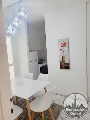 Bar, centar, renoviran stan u prizemlju