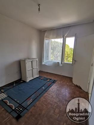 Sutomore, kuća za remont