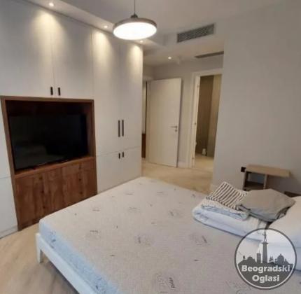 Izdavanje lux cetvorosobnog stana-Vracar Beograd, Vračar , Kalenić