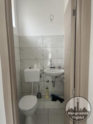 Dva lokala 35+35m2, Dobanovci