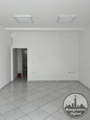Dva lokala 35+35m2, Dobanovci