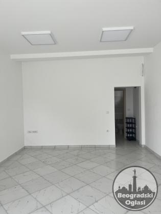 Dva lokala 35+35m2, Dobanovci