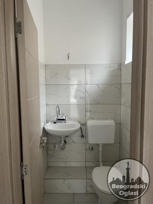 Dva lokala 35+35m2, Dobanovci