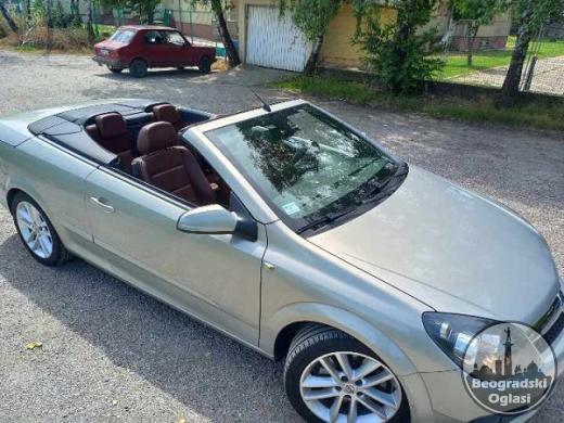 Opel astra H 2006 god. nov...kabrio