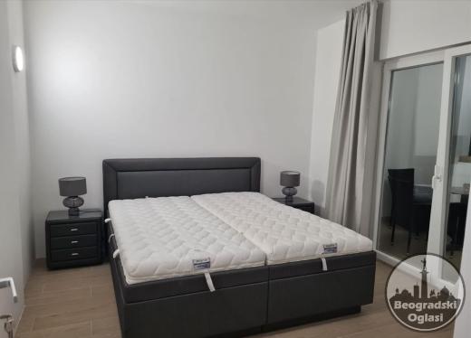 DEDINJE, ekskluzivan,četvorosoban stan u rezidencijalnom delu