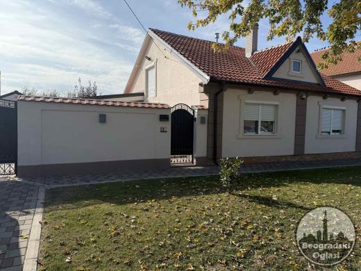 Nova LUX kuca kod Panceva,moze na RATE