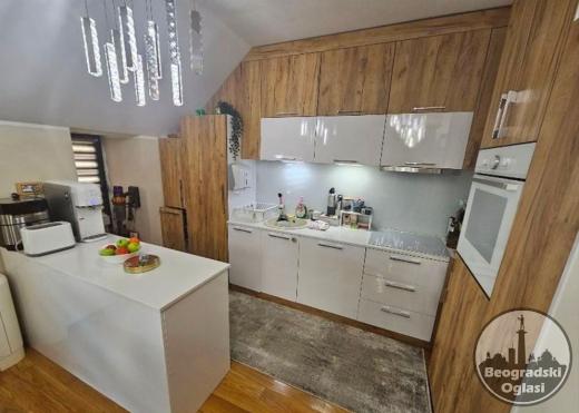 Cetvorosoban,lux,bazen,sauna, igraliste,novogradnja Hram