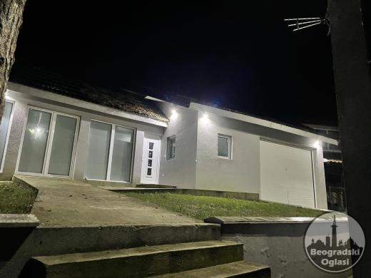 Kuca u Vincima na obali Dunava kod Golubca