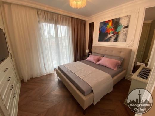 Izdaje se  Veoma luksuzno sređen stan u novogradnji,