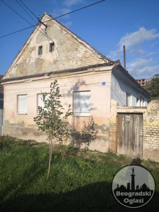 Na prodaju kuca u Irigu